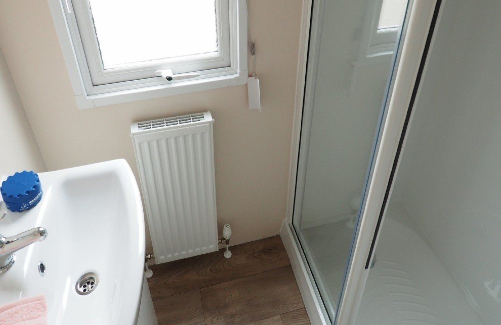 Douche lavabo chalet